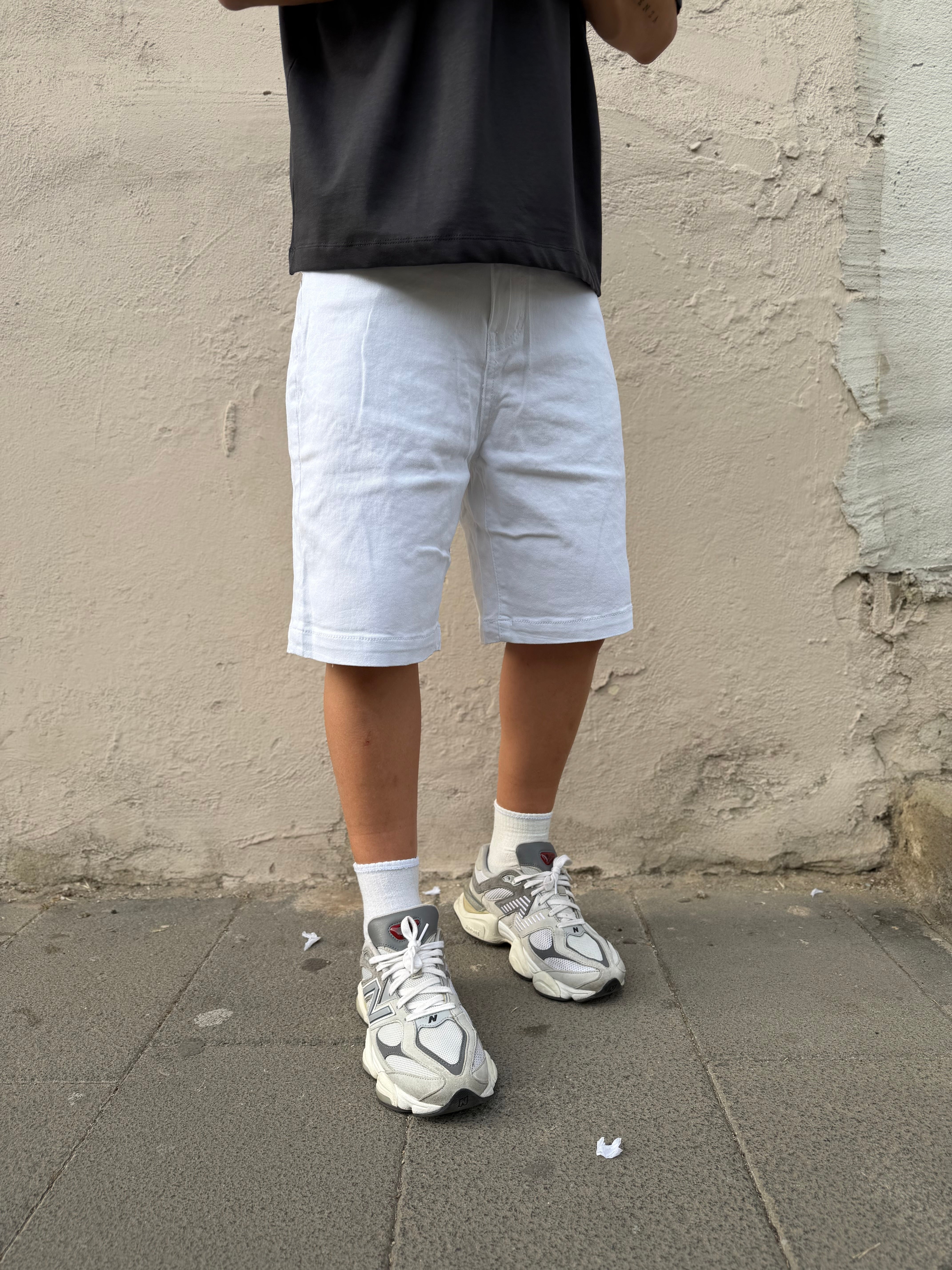 BERMUDA WHITE